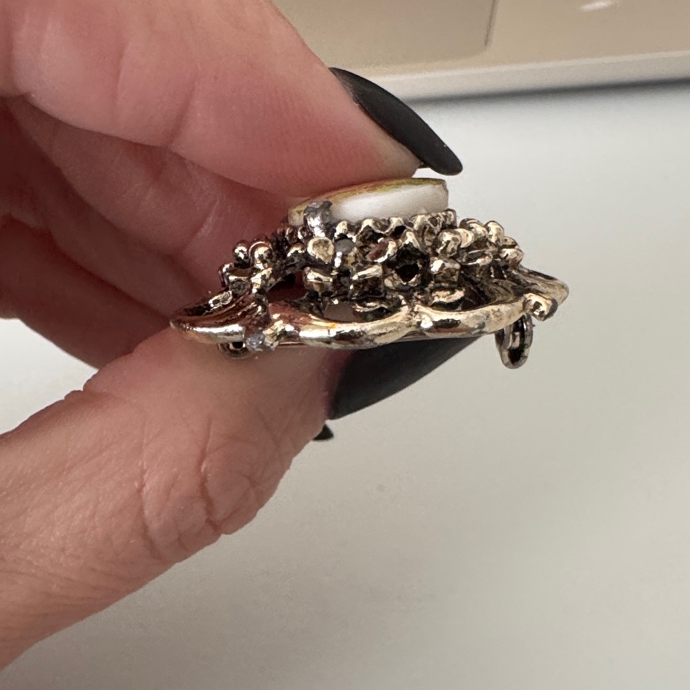 Vintage Silver Brooch with Painted Scene - Picture 4 of 6